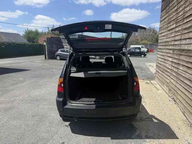 BMW X3 view 5