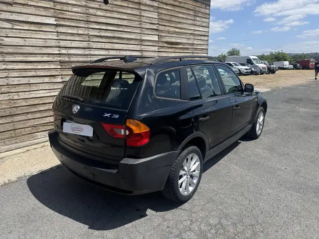 BMW X3 view 9