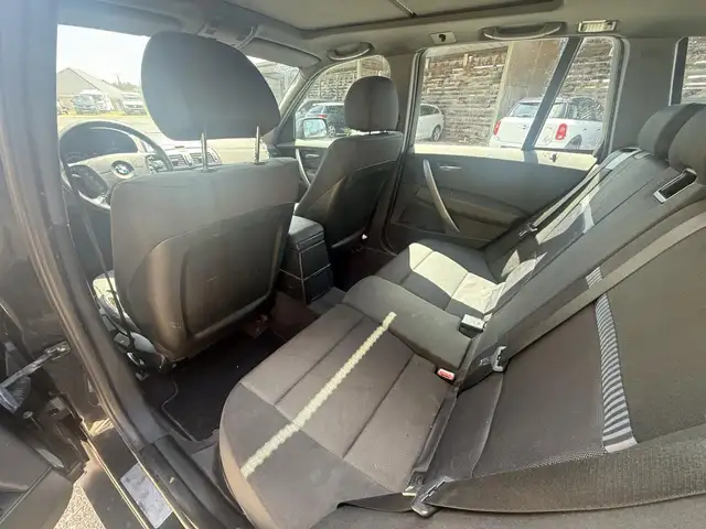BMW X3 view 14
