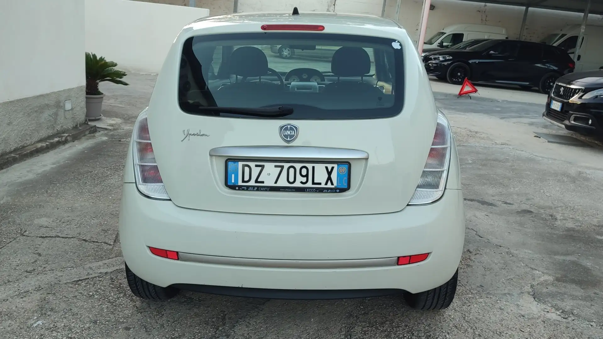 Lancia Ypsilon 1.2 8v Ego - 2
