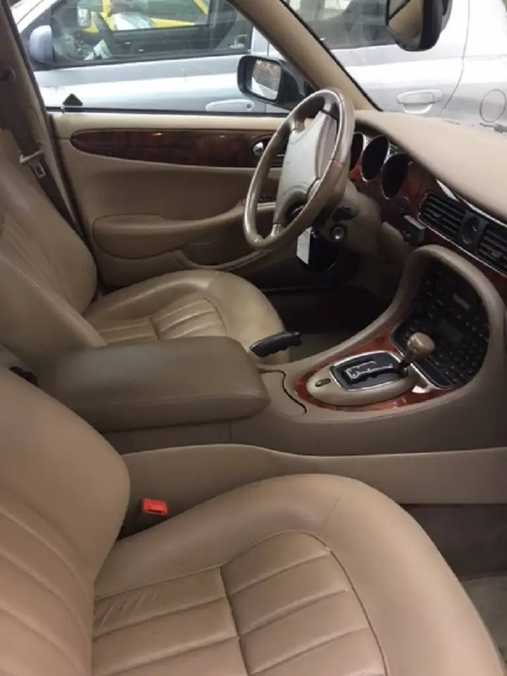 Jaguar XJ8 3.2, foto 4