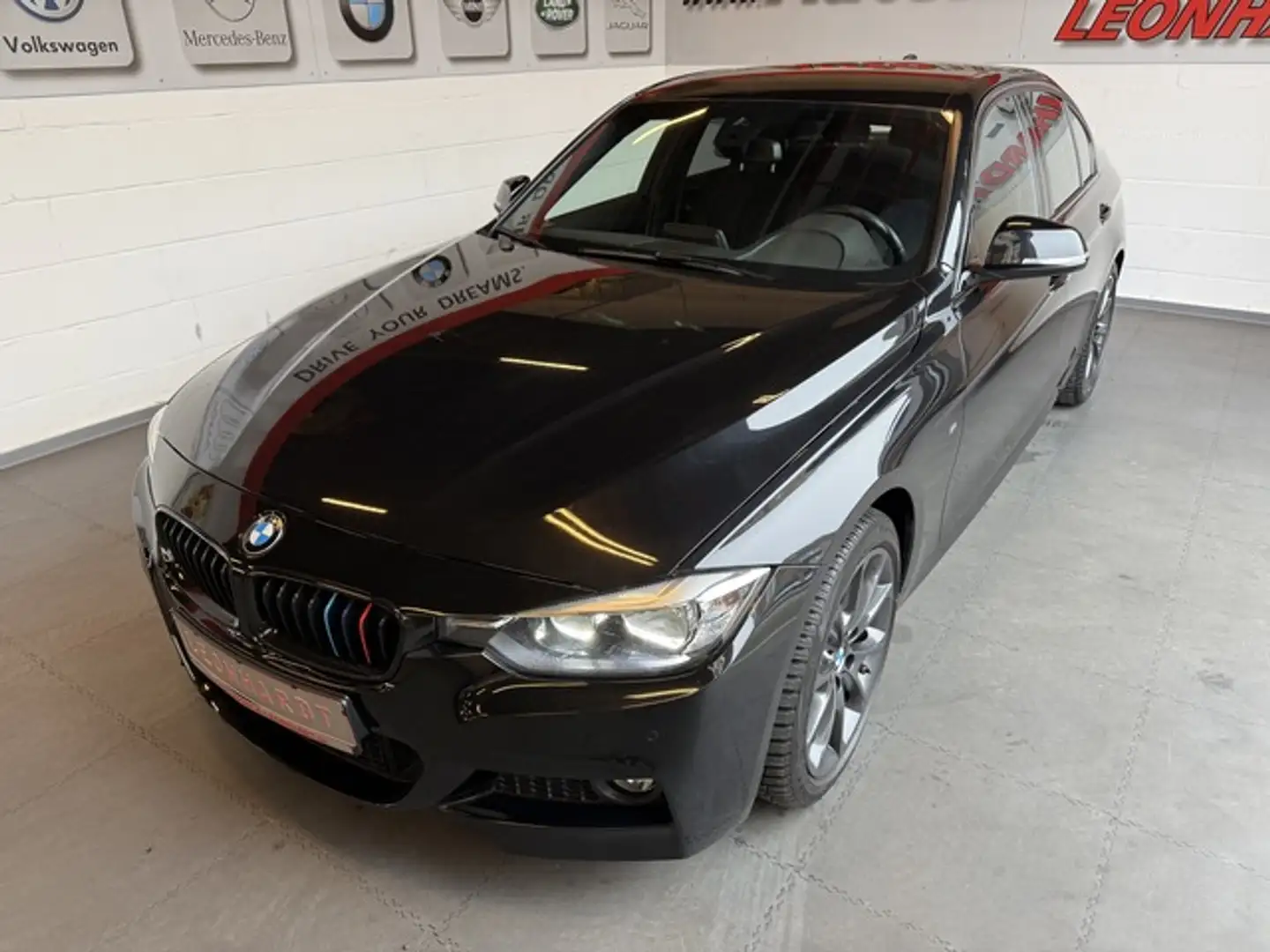 BMW 318 i M Sport *M-Paket*Navi*BMW Scheckheft*Top** ***** Schwarz - 1