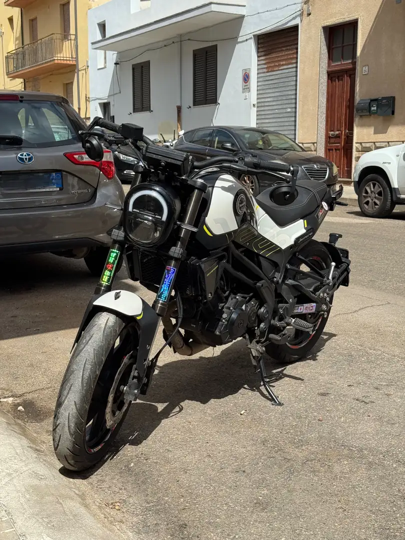 Benelli Leoncino 125 Blanc - 1