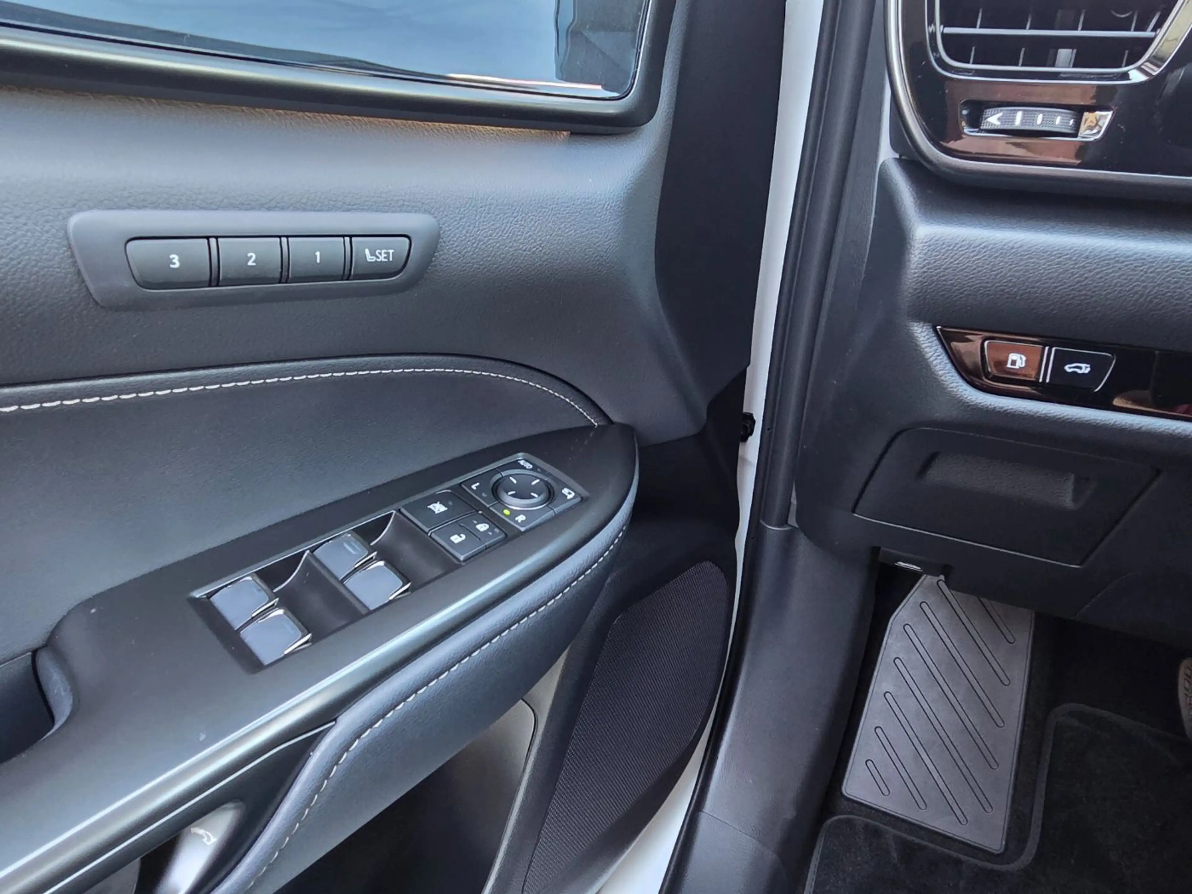 Lexus NX 450h+ Plug-in Business Line LED, SHZ, 360°Kam. — photo 14