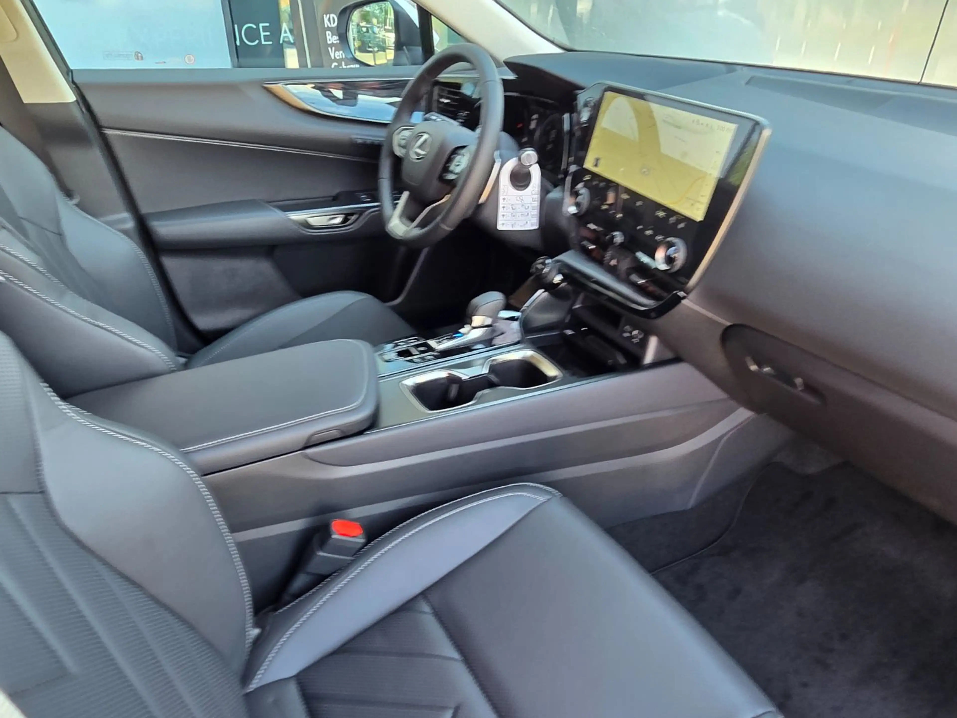 Lexus NX 450h+ Plug-in Business Line LED, SHZ, 360°Kam. — photo 8