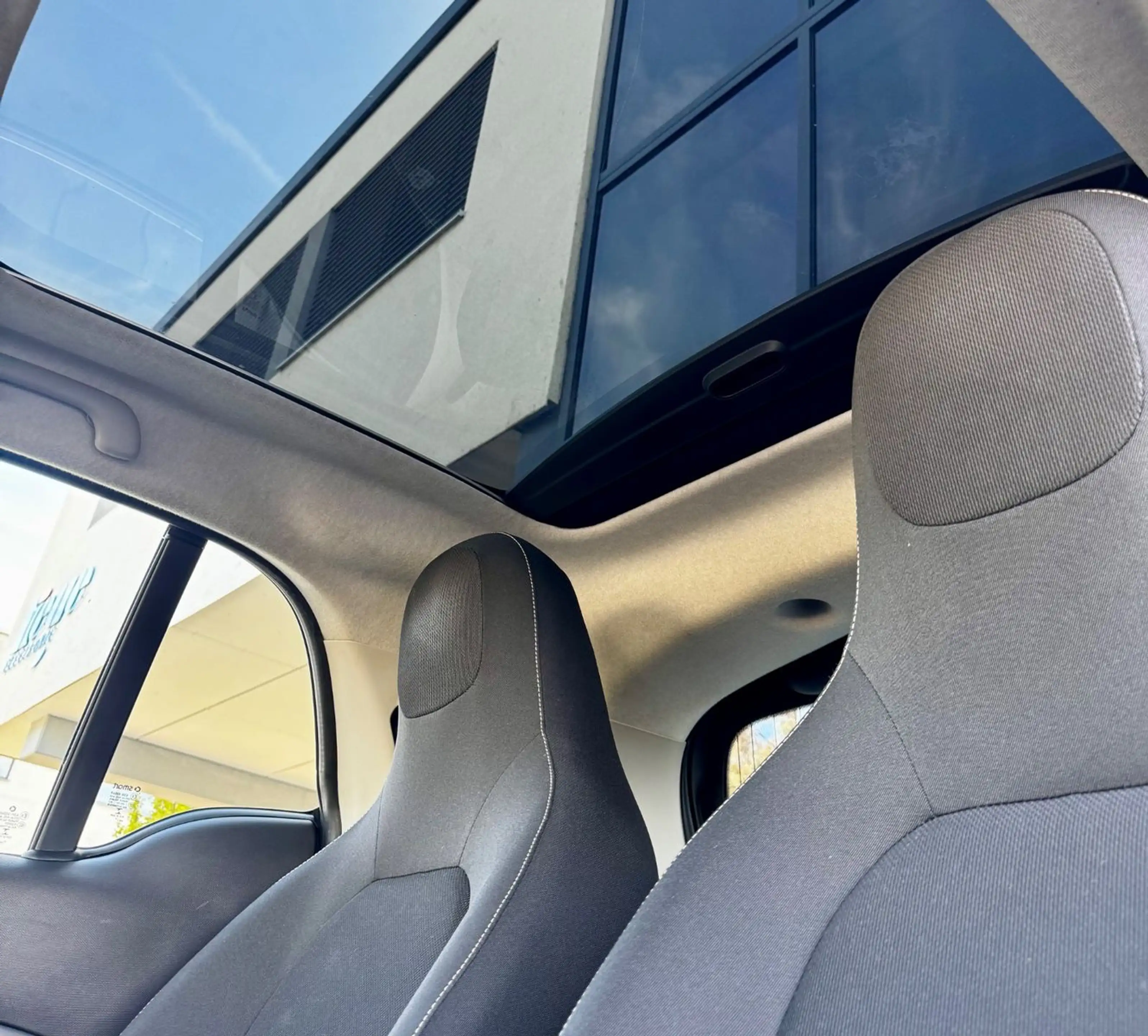 smart forTwo Coupe*AUTOM*WENIG KM*PANO*NAVI*KLIMA*LED* — photo 3