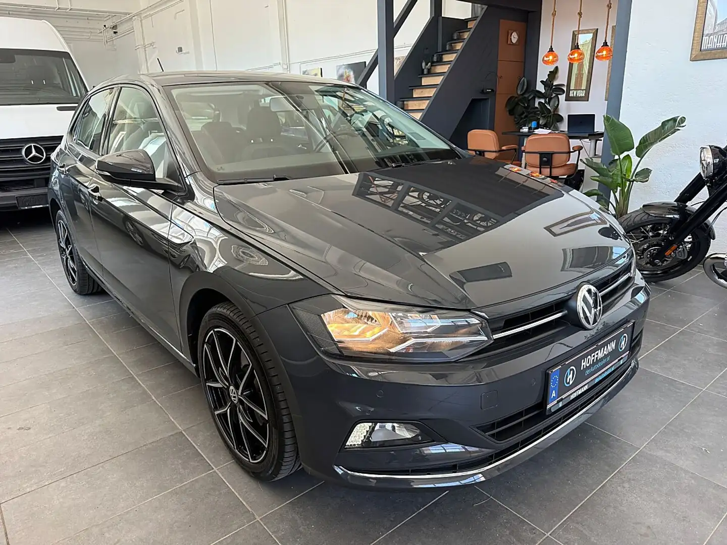 Volkswagen Polo 1,6 TDI SCR Highline Grau - 1