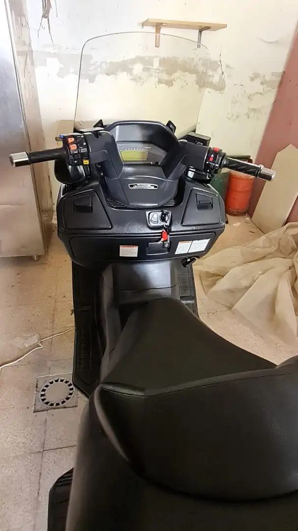 Suzuki Burgman 650 Executive - 2