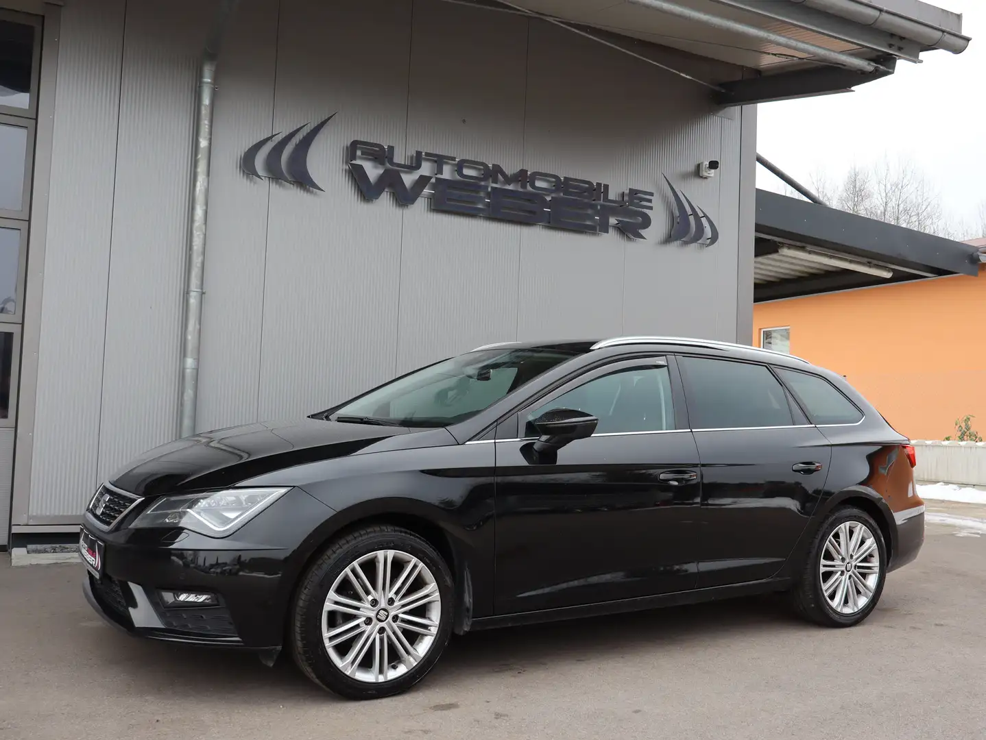 SEAT Leon ST 1.5 TSI ACT DSG XCELLENCE *LED*NAVI*AHK*17"ALU Schwarz - 1
