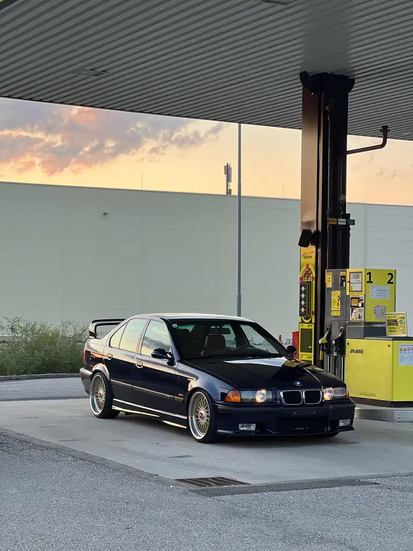 BMW 323 323i Mavi - 1