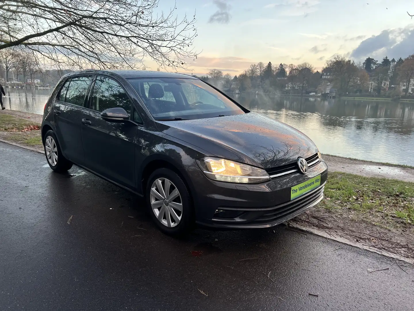 Volkswagen Golf GOLF 1.0 TSI 110 TRENDLINE Gris - 1