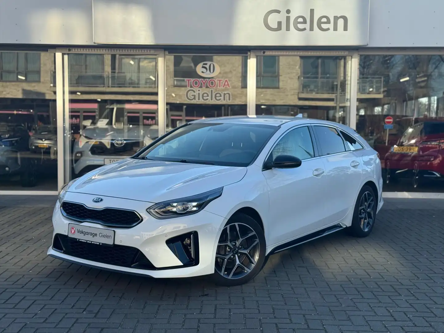 Kia ProCeed / pro_cee'd 1.5 T-GDi 160pk GT-Line Automaat | JBL, Navigatie, Blanc - 1