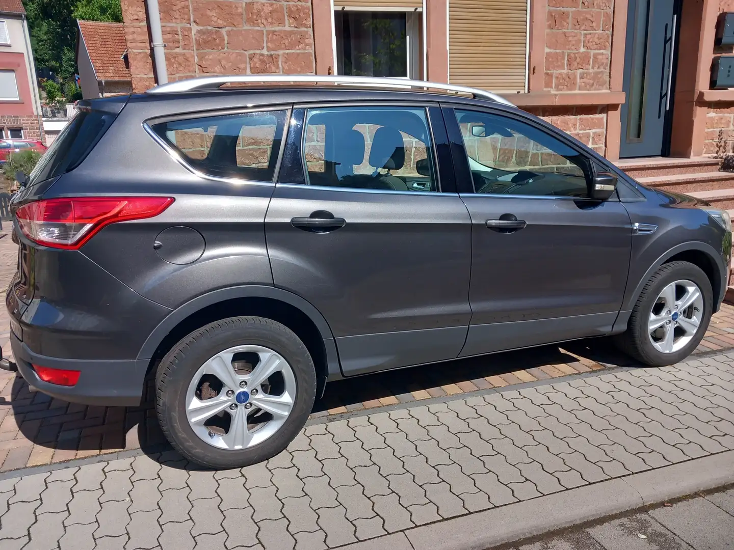 Ford Kuga Kuga 2.0 TDCi 4x4 Aut. SYNC Brown - 2