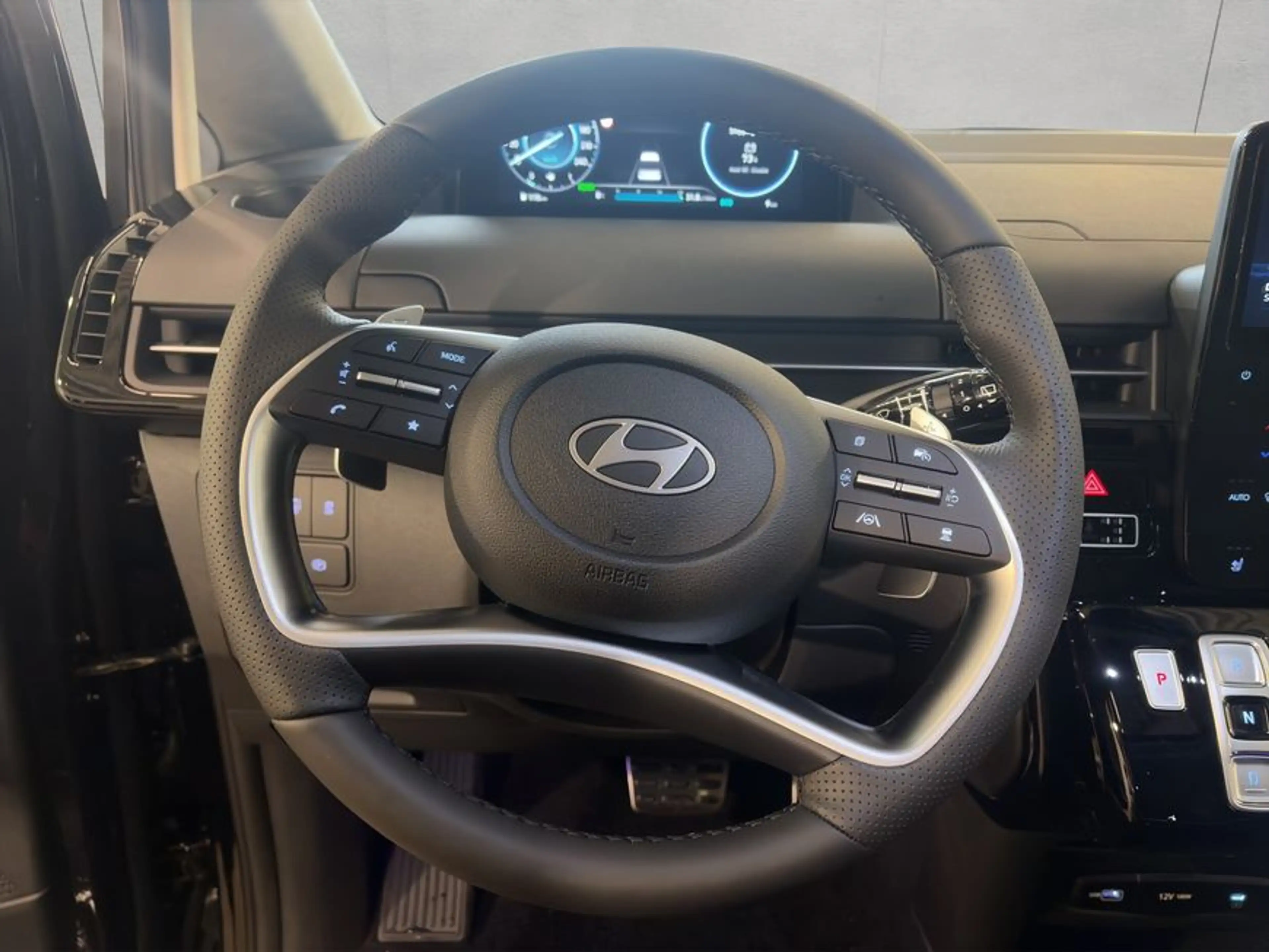 Hyundai STARIA STARIA 1.6 T-GDI HEV Signature 118 kW, 5-türig — photo 11