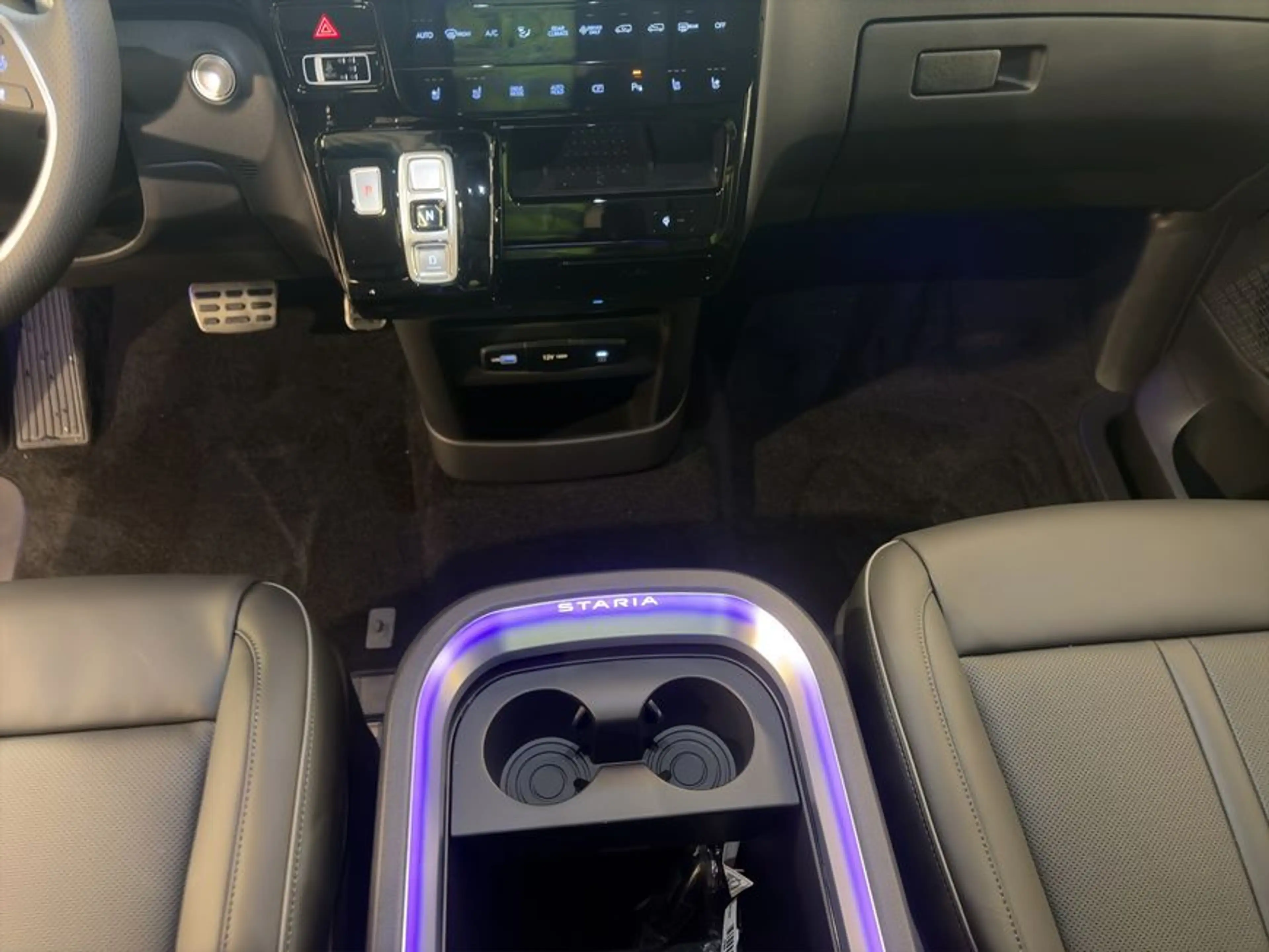 Hyundai STARIA STARIA 1.6 T-GDI HEV Signature 118 kW, 5-türig — photo 14