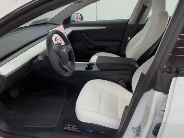 Tesla Model 3 view 7