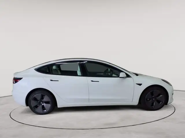 Tesla Model 3 view 3
