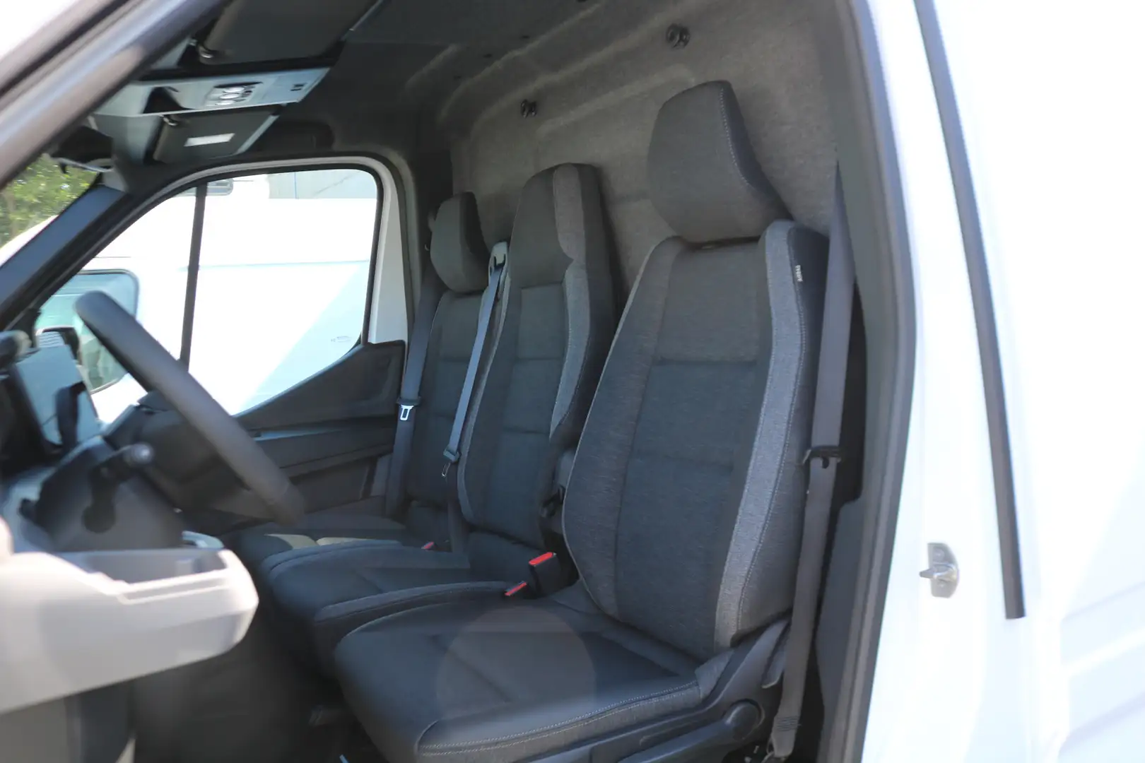 Renault Master E-Tech T35 L3H2 Extra long range 87 kWh Wit - 2