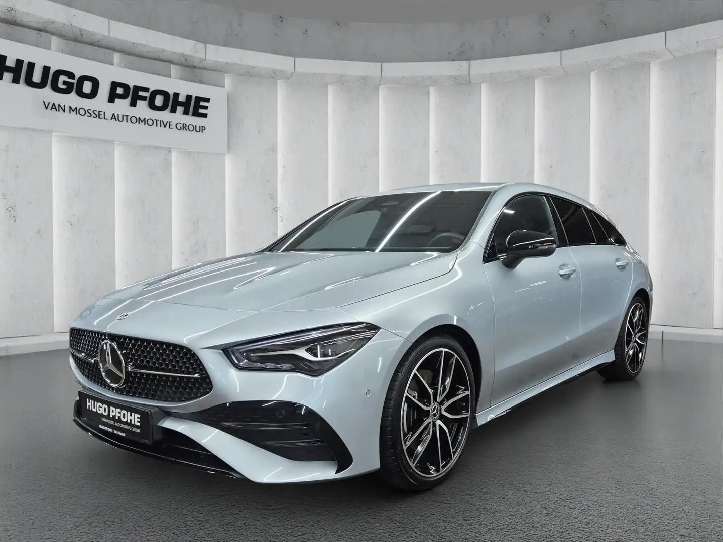 Mercedes-Benz CLA 200 Special Edition AMG Line Silber - 1