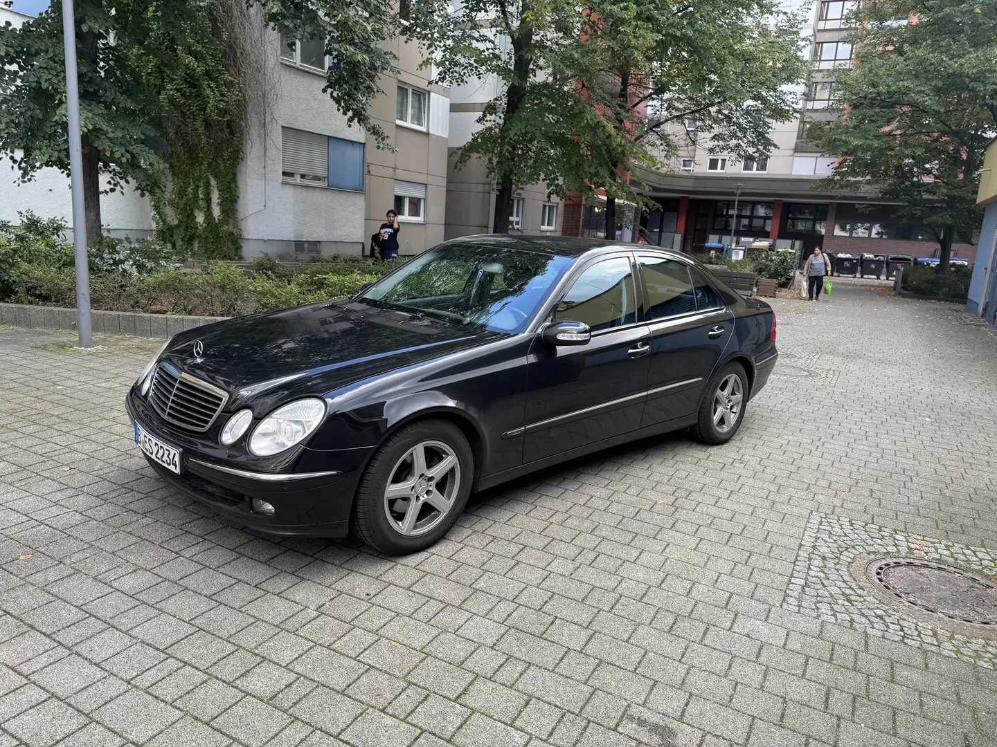 Mercedes-Benz E 240 4Matic Avantgarde - 1