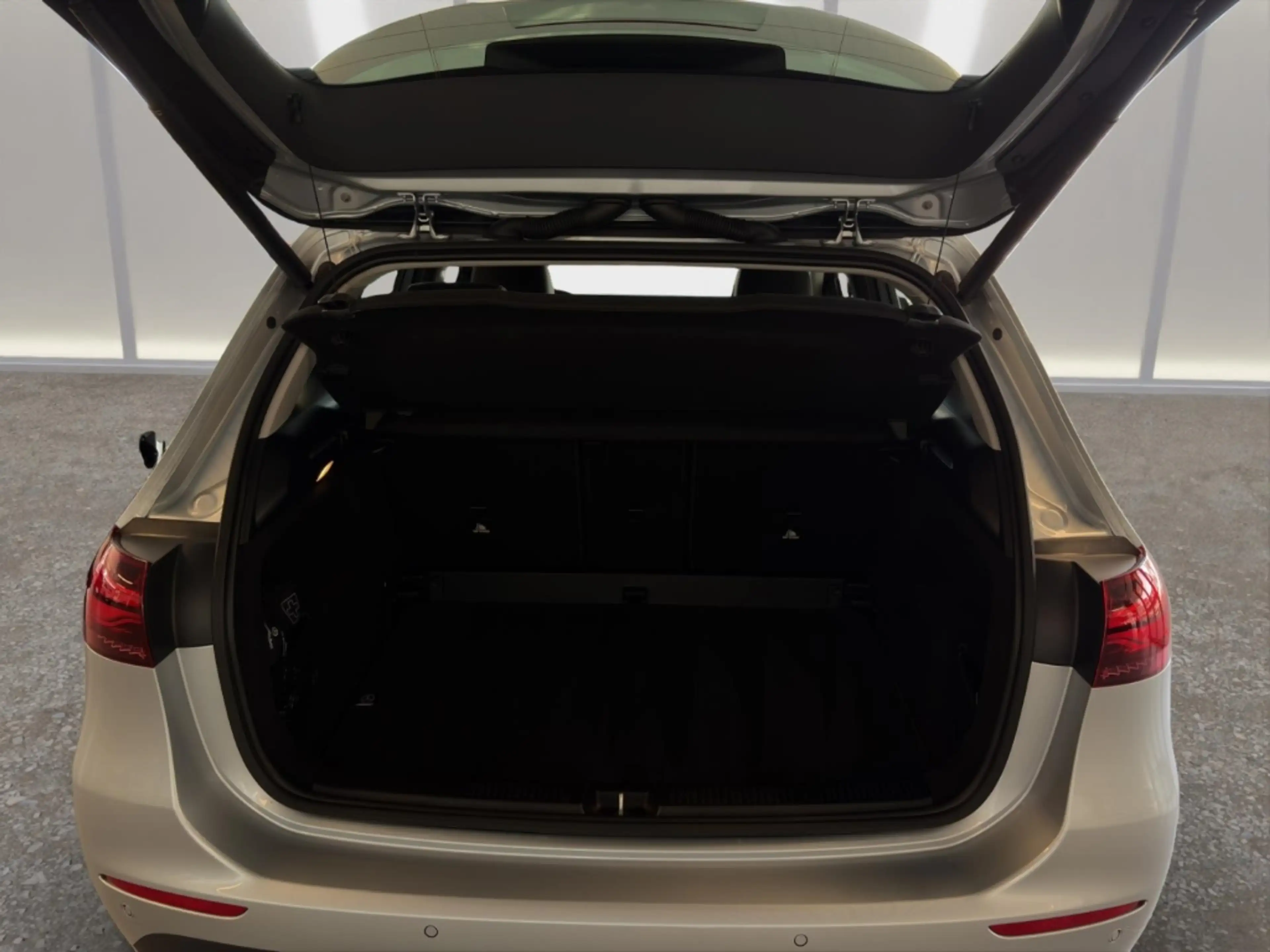 Mercedes-Benz B 200 Progressive Advanced Standhzg Winter Distr — photo 13