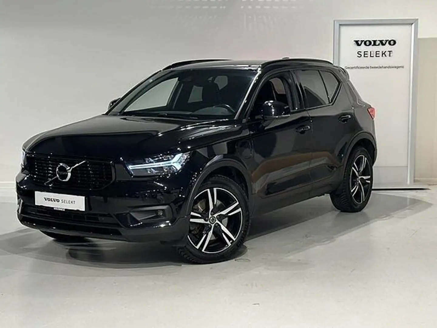 Volvo XC40 Recharge R-Design, T4 plug-in hybrid Nero - 1