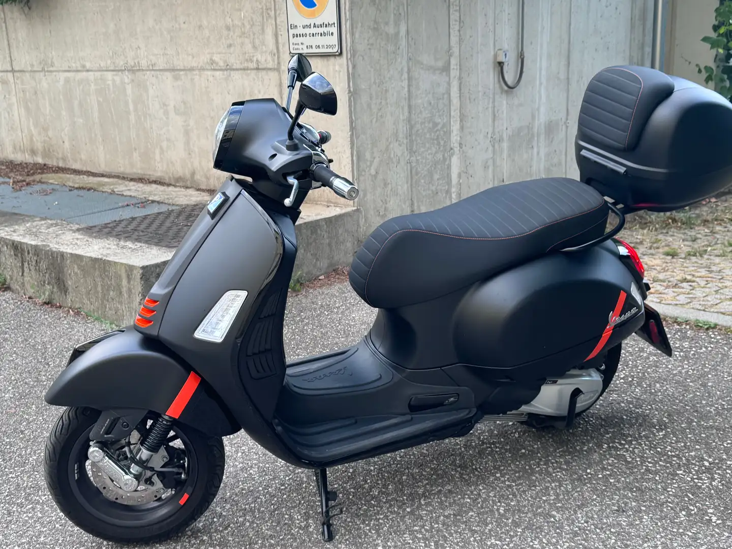 Vespa GTS Super Sport 300 GTS SPORT 300 Czarny - 1