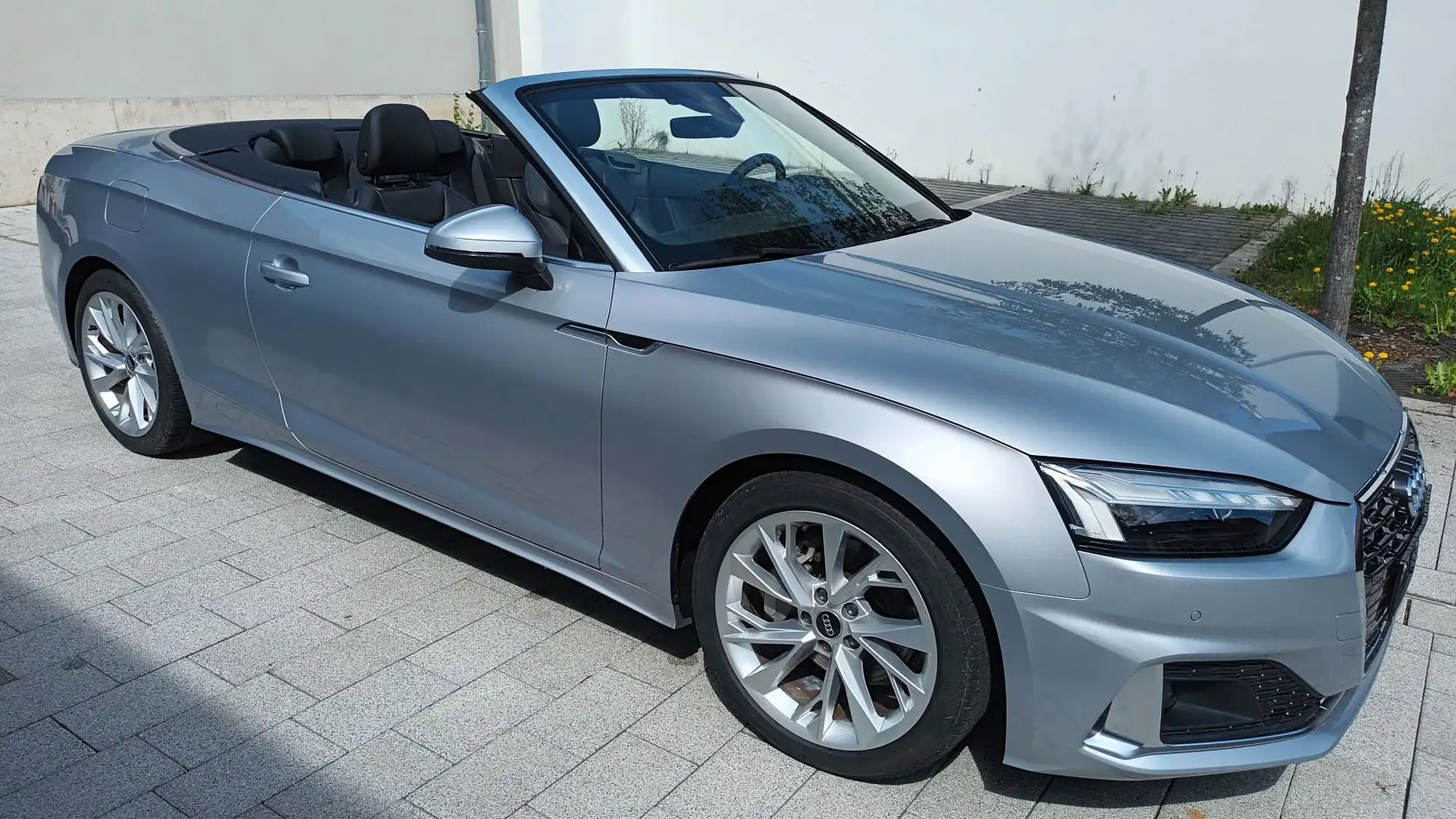 Audi A5 40 TFSI Cabrio adv Kopfraum Navi Matrix Virt Leder Silber - 1