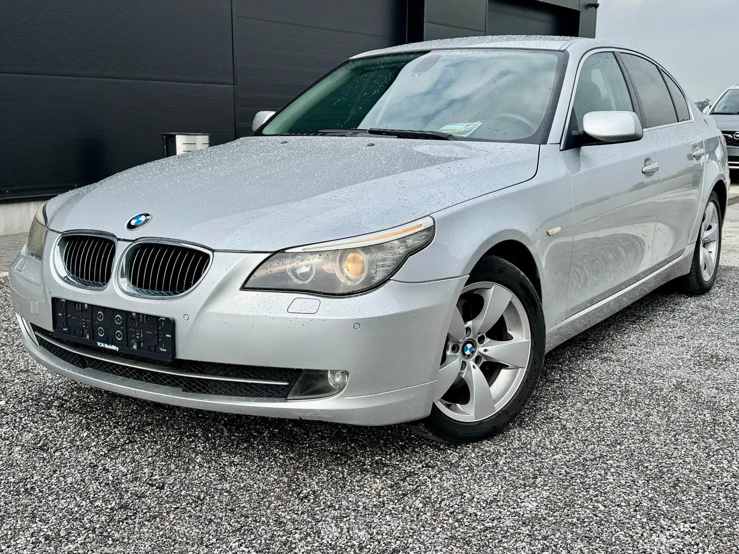BMW 520 ✅ 520d - carnet complet - nouvelle chaîne Srebrny - 1