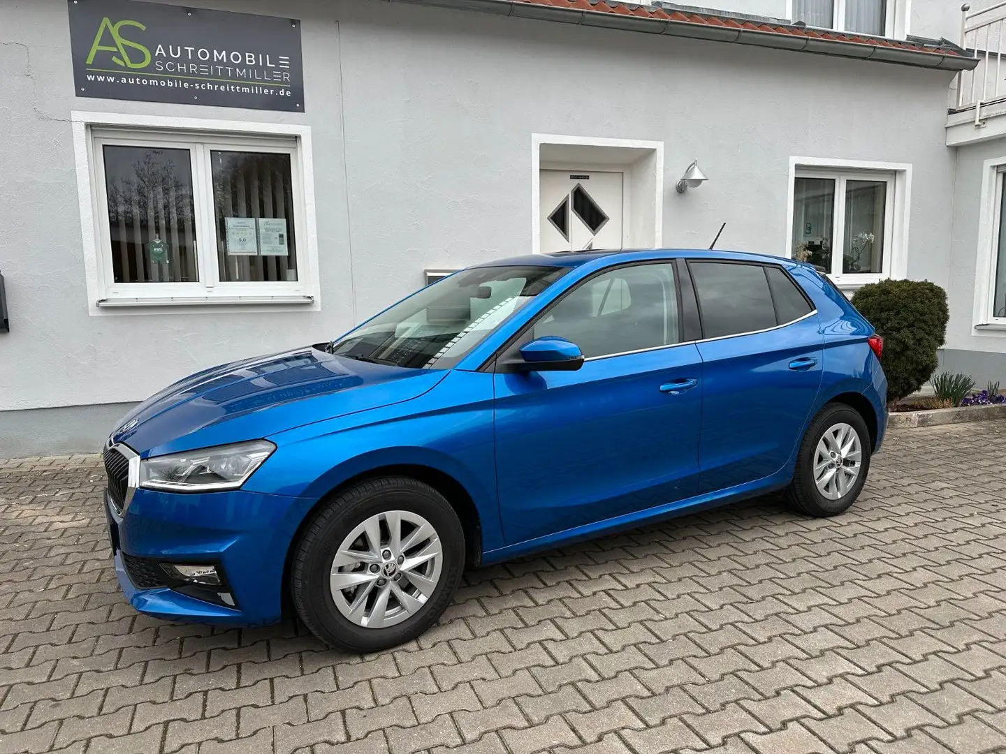 Skoda Fabia Style LED SHZ PDC  NAVI über Carplay ALU Blau - 1