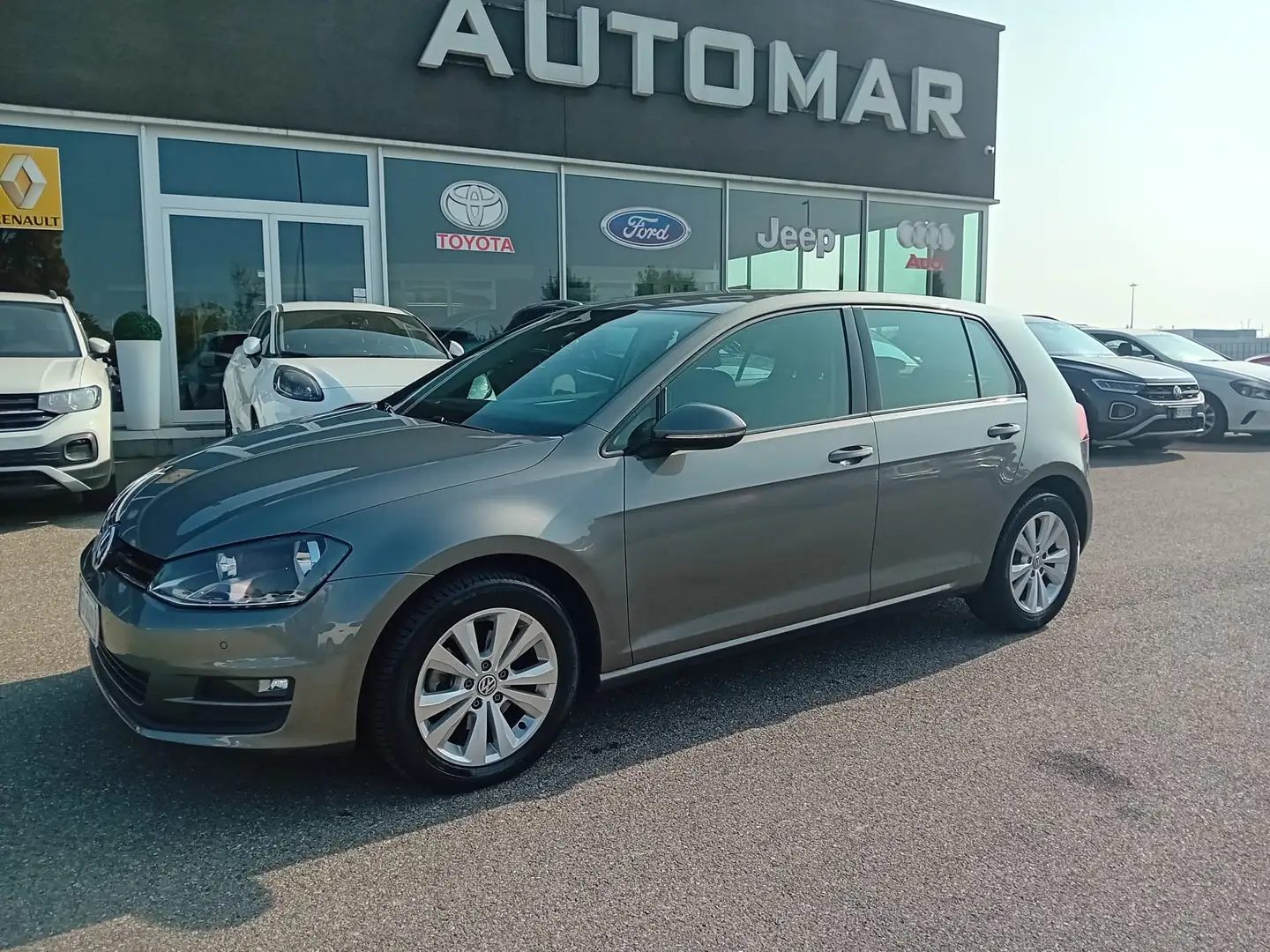 Volkswagen Golf 5p 1.6 tdi 110CV Comfortline 110cv E6 Beige - 1