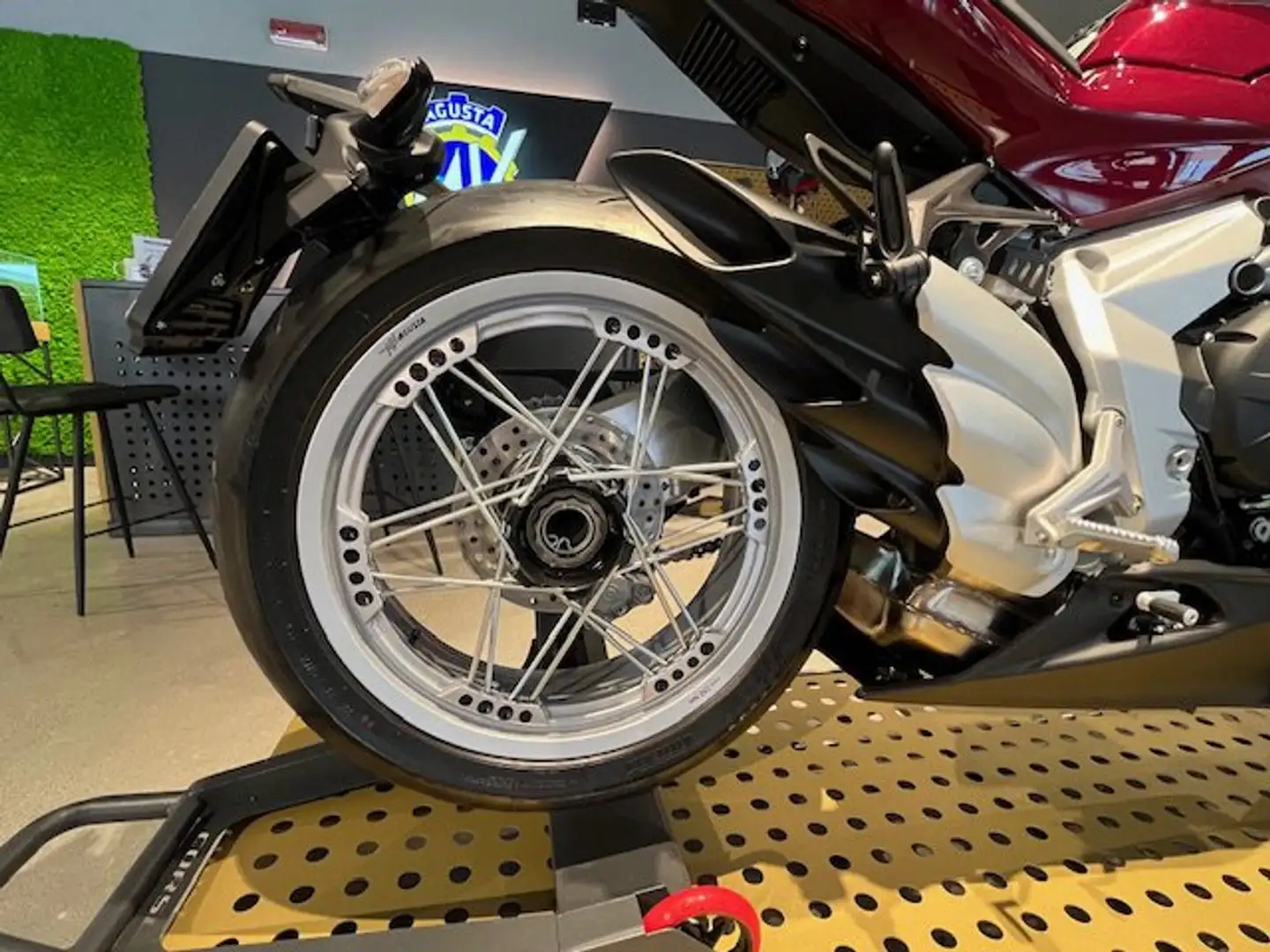 MV Agusta Superveloce 800 MV Agusta Superveloce 98 - 2