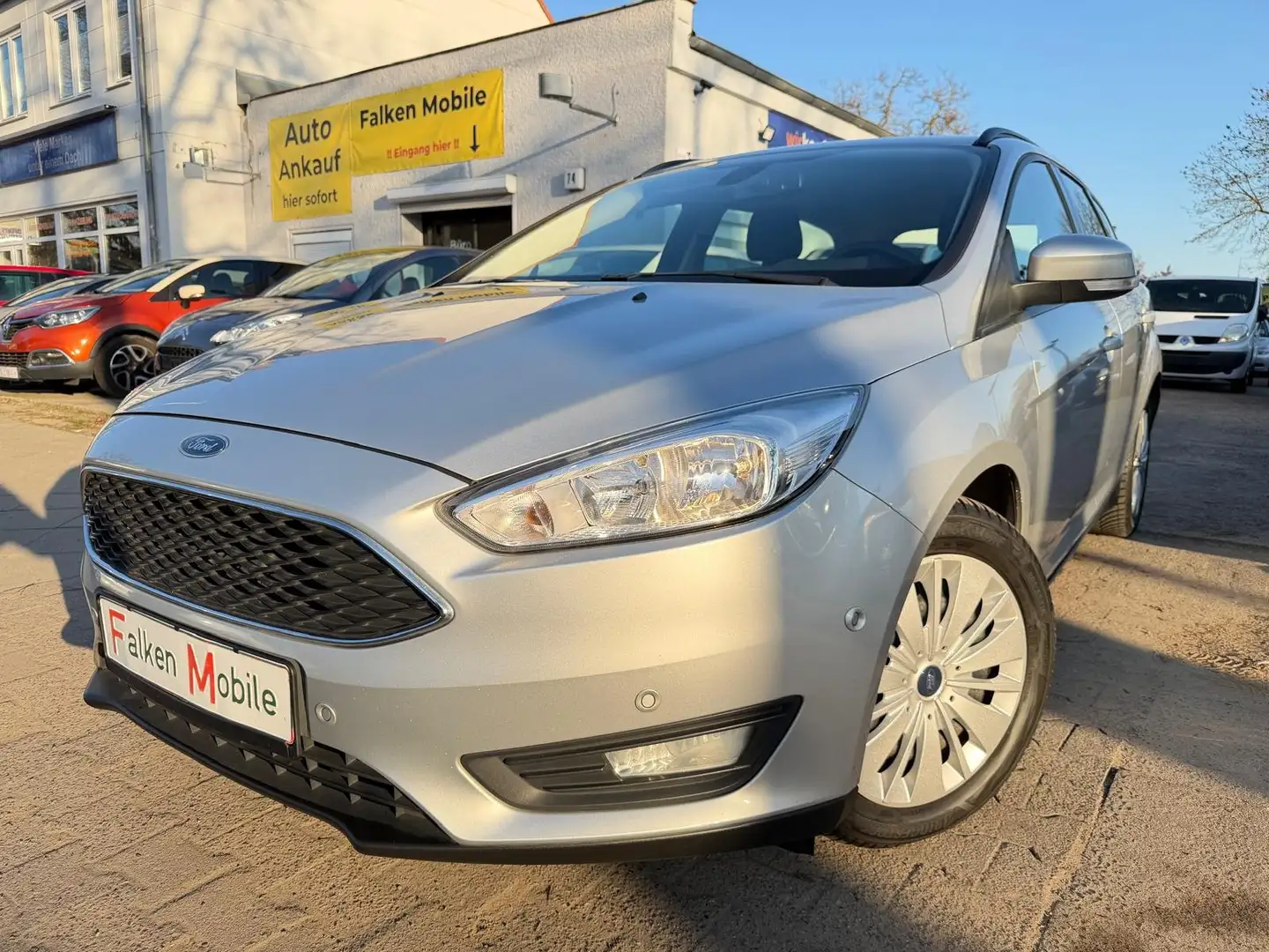 Ford Focus Turnier Business + Klima + Navi+Zahnriemen neu! Silber - 1