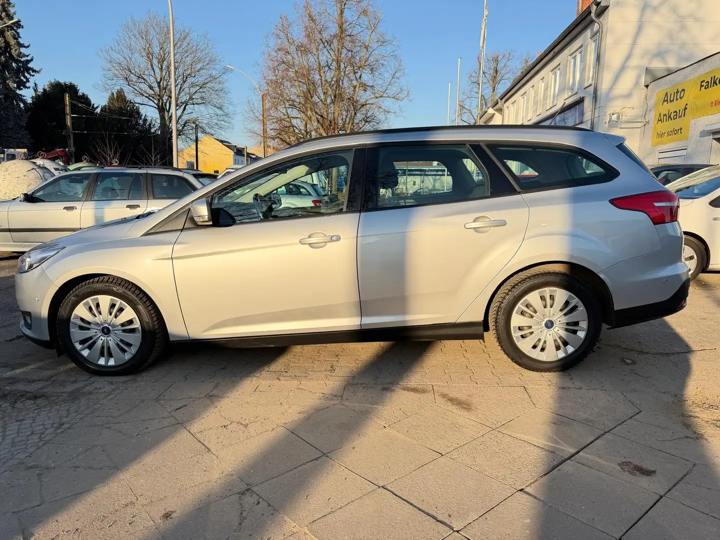Ford Focus Turnier Business + Klima + Navi+Zahnriemen neu! Silber - 2