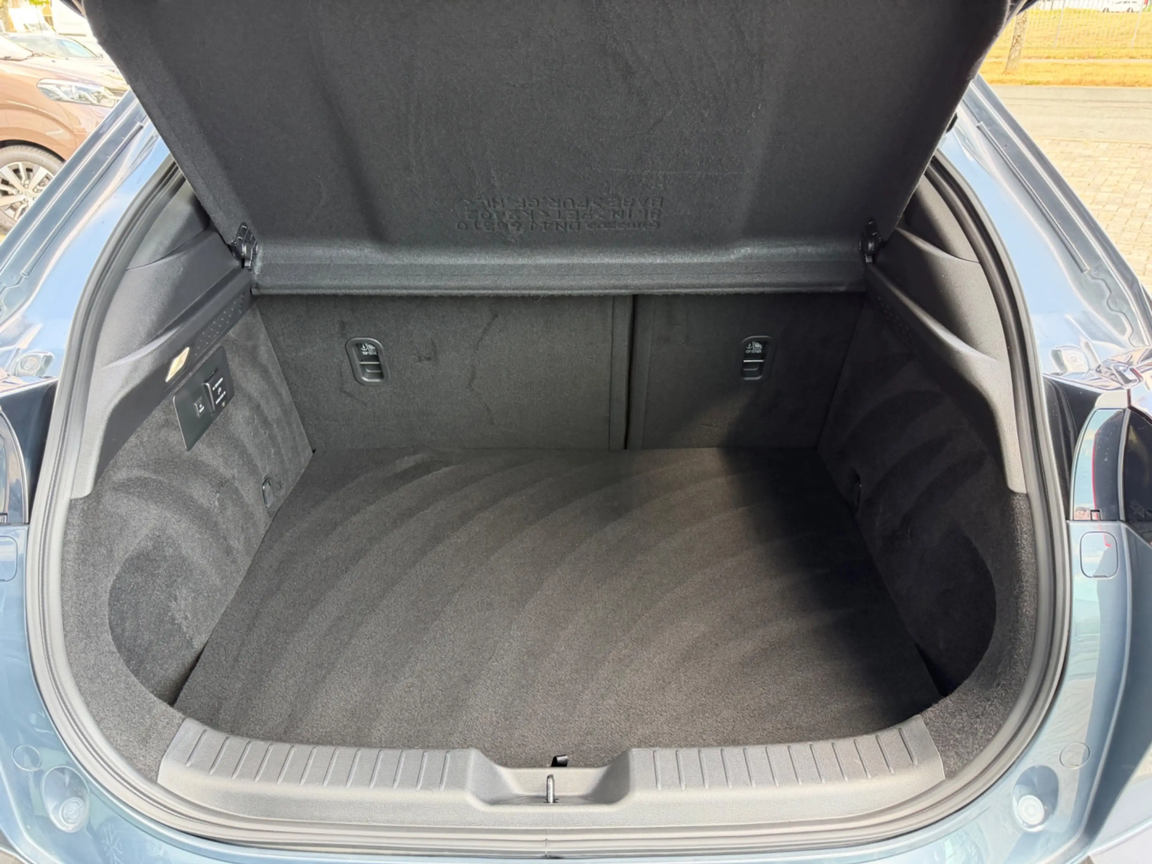 Mazda MX-30 E-SkyActiv R-EV 170 Advantage, NAP — photo 37