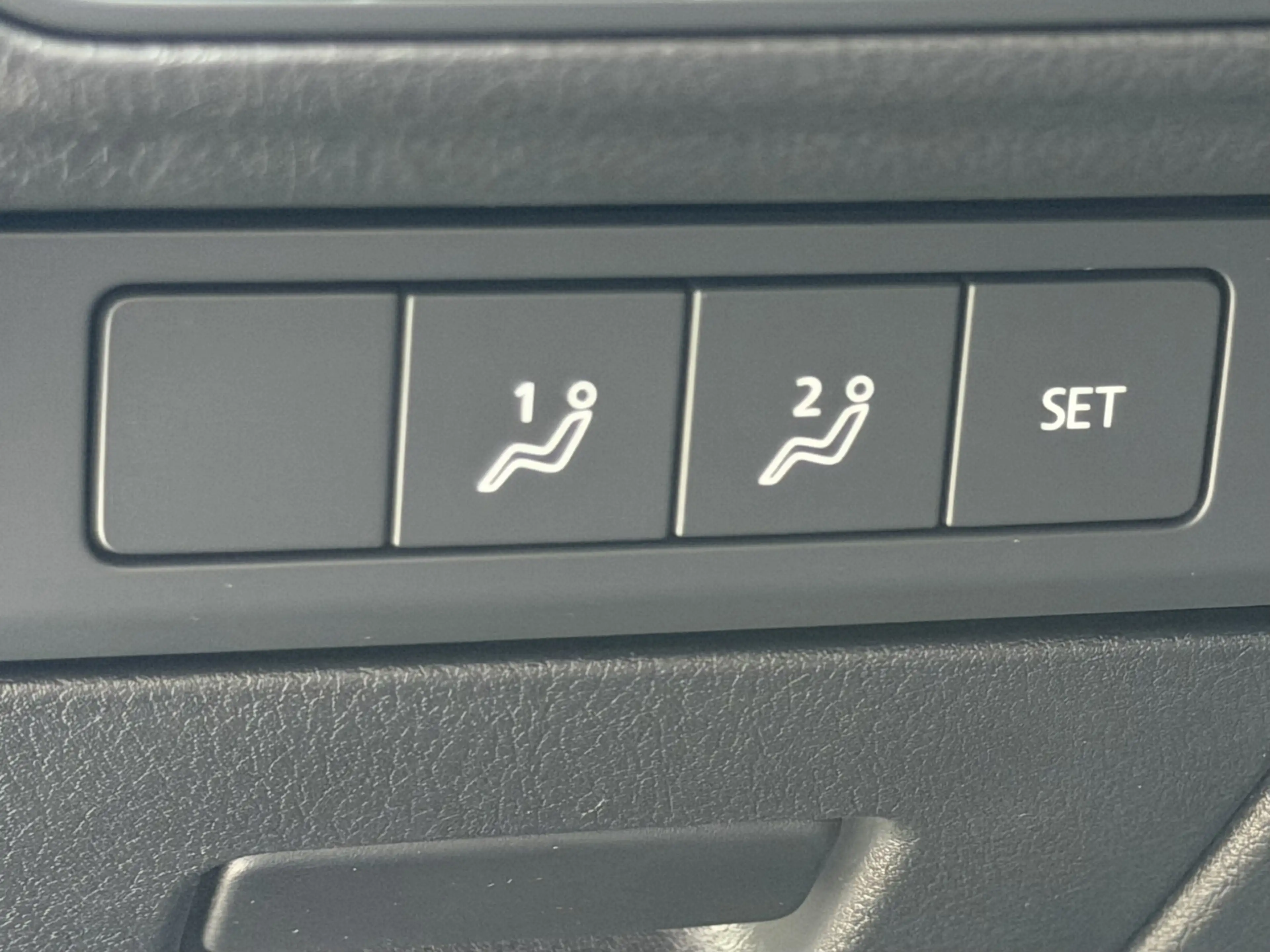 Mazda MX-30 E-SkyActiv R-EV 170 Advantage, NAP — photo 47