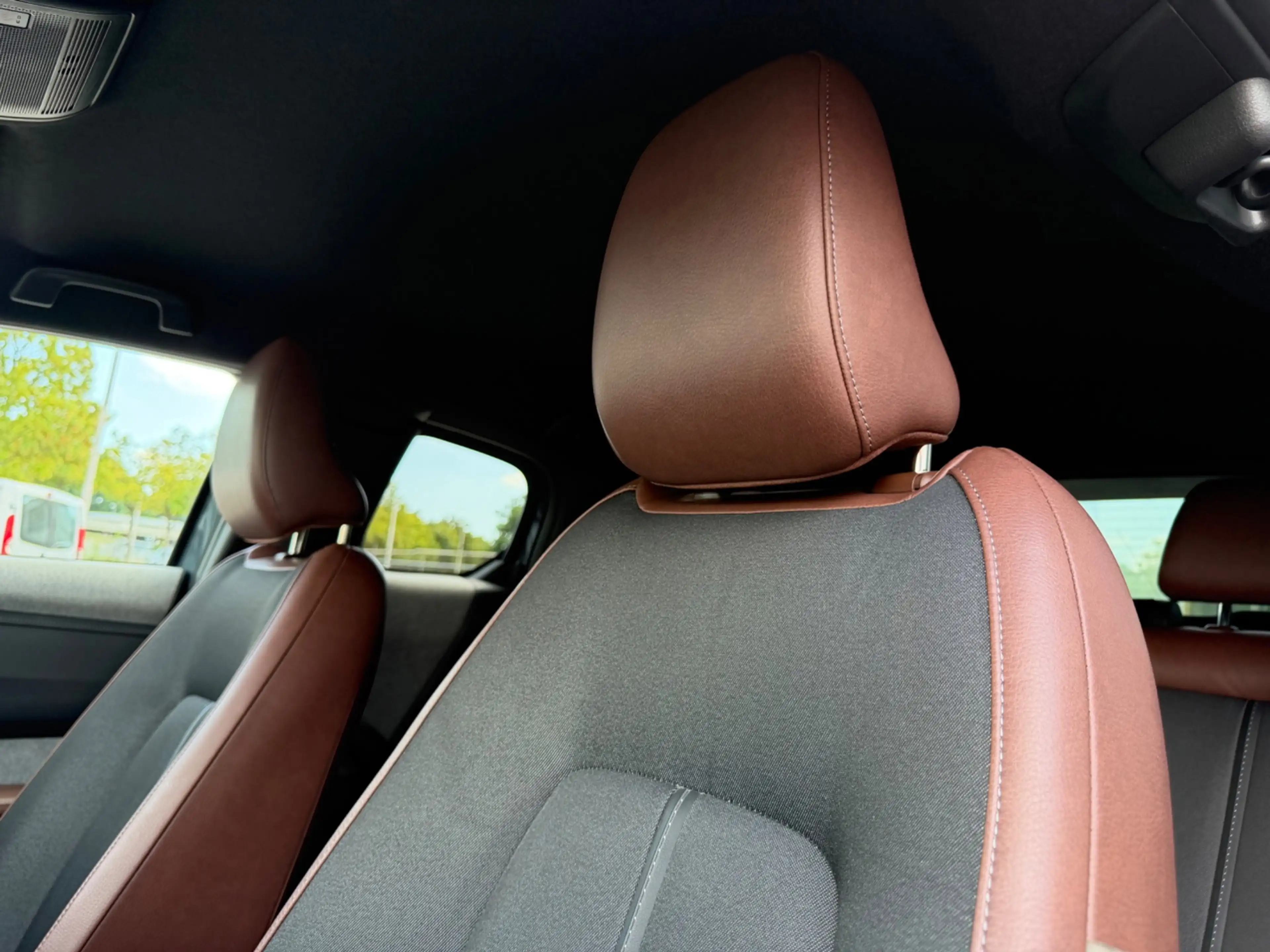 Mazda MX-30 E-SkyActiv R-EV 170 Advantage, NAP — photo 36