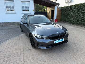 Touring 318 dA MHEV M Sport/Leder/pdc V&A/Blackline/Navi/M sport stuur/Sport ophanging/LANE ASSIST