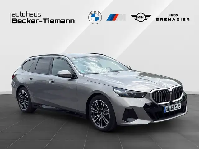 BMW 5 Series view 7