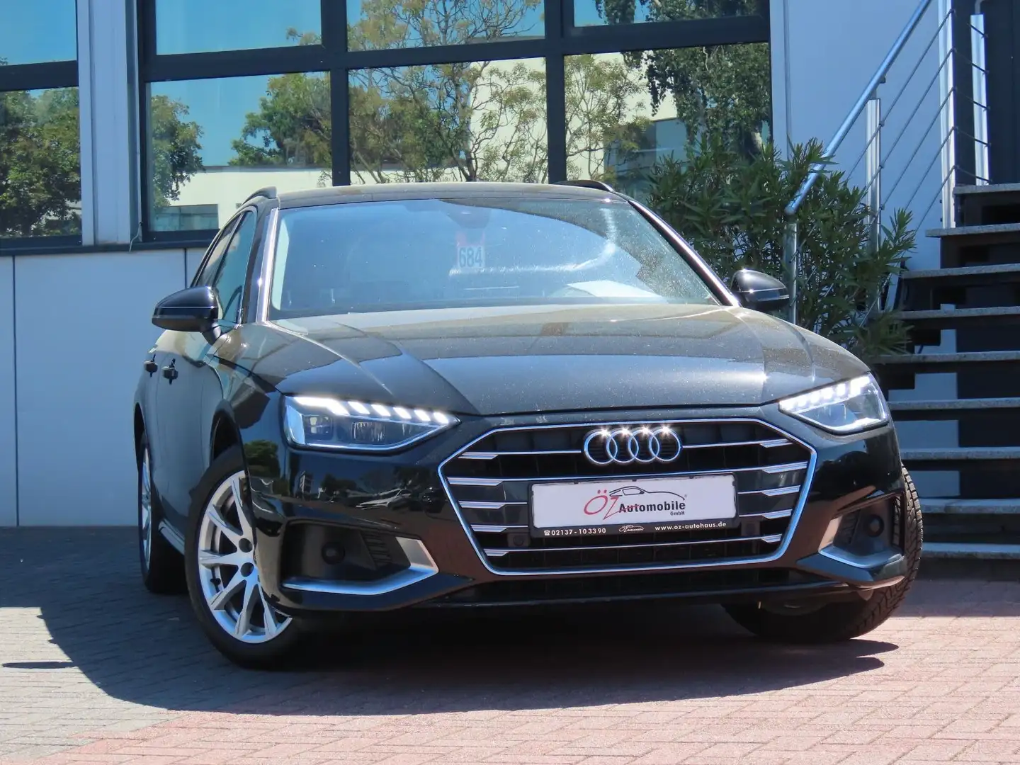 Audi A4 35 TDI S tronic advanced Avant Černá - 1