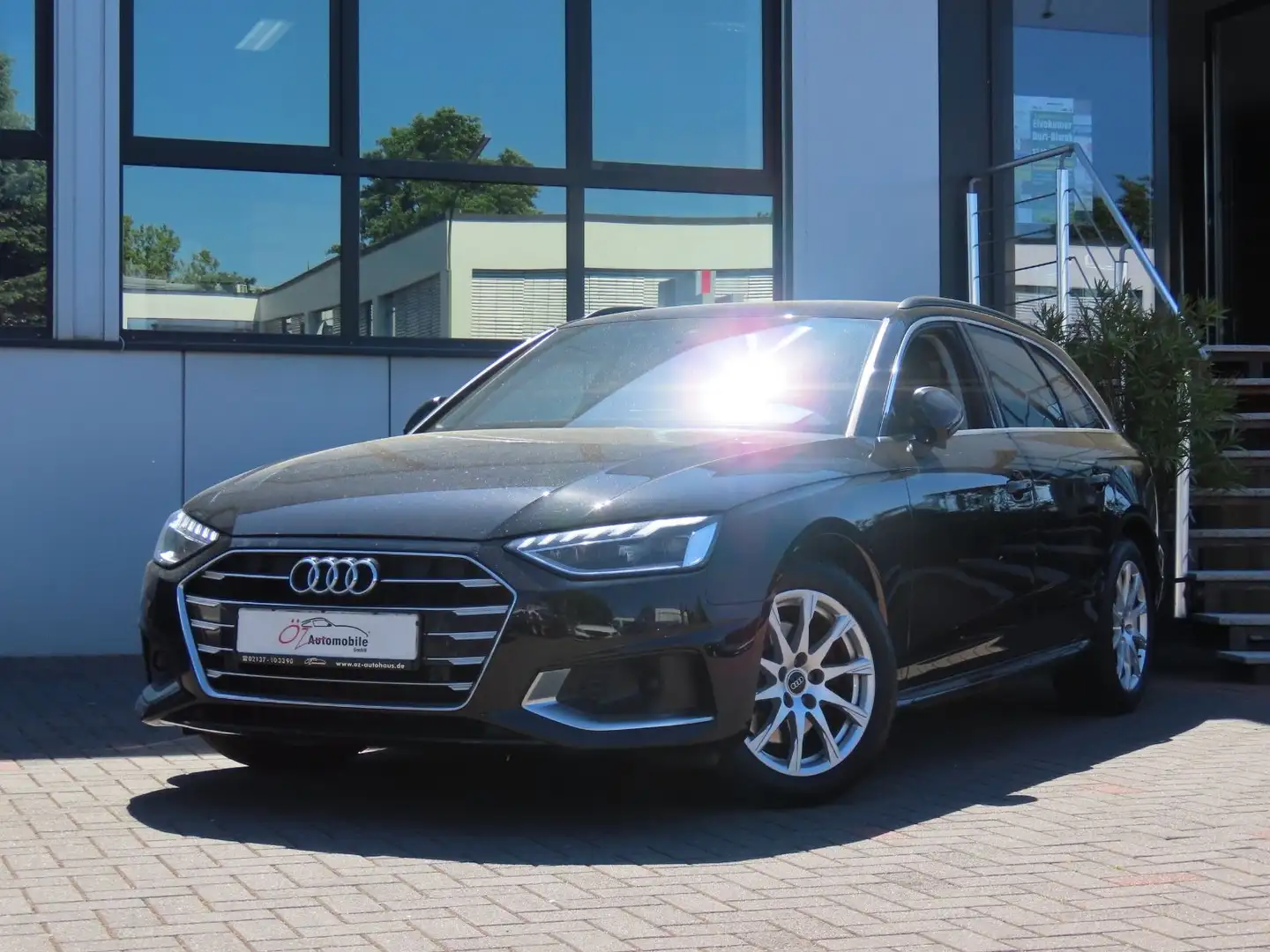 Audi A4 35 TDI S tronic advanced Avant Černá - 2