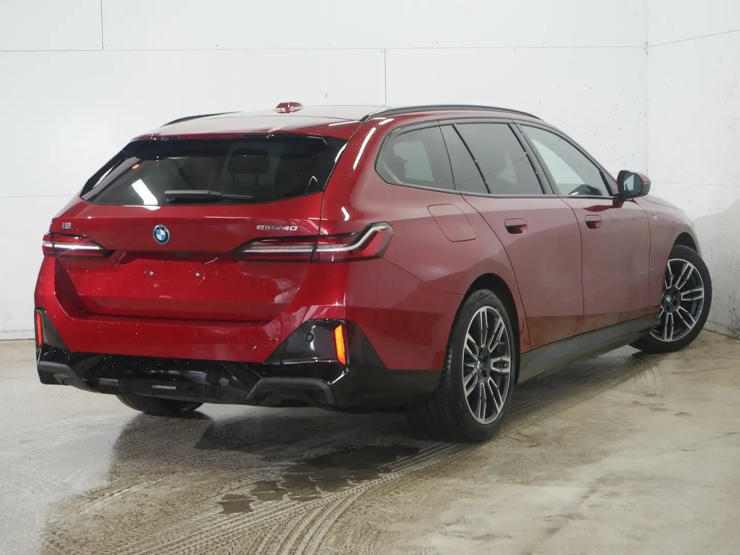 BMW i5 eDrive40 Touring M Sport //Leas.ab EUR569,-inkl. Rot - 2