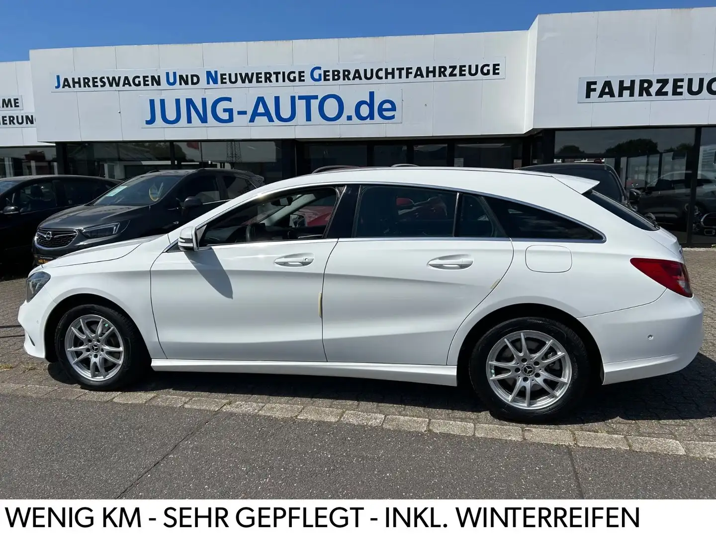 Mercedes-Benz CLA 180 NAVI KEYLESS SITZHZG. GAR Blanc - 1