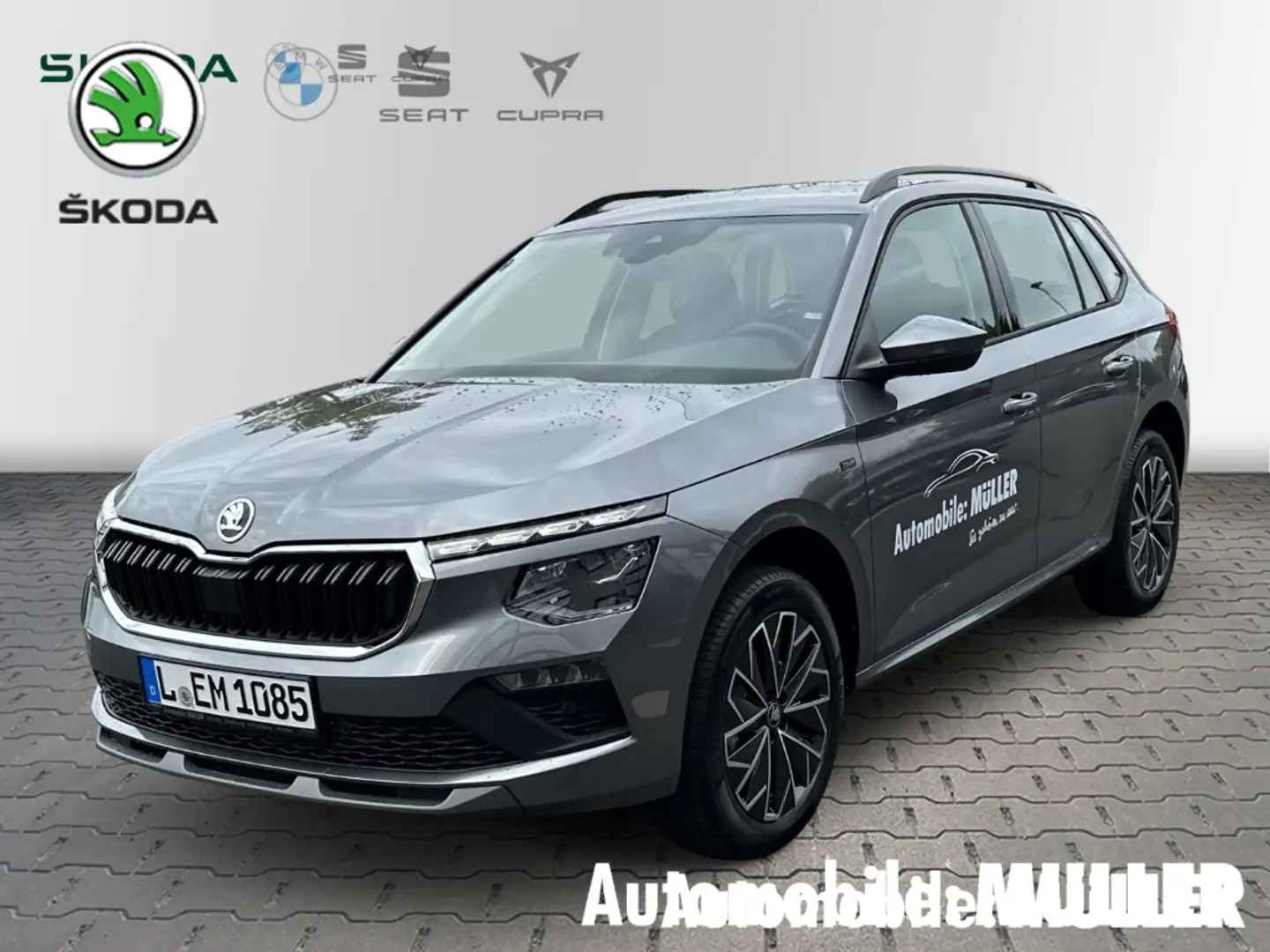 Skoda Kamiq Selection 1.0 EU6e Tour 1,0 TSI 85 kW 6-Gang-Schal Grau - 1