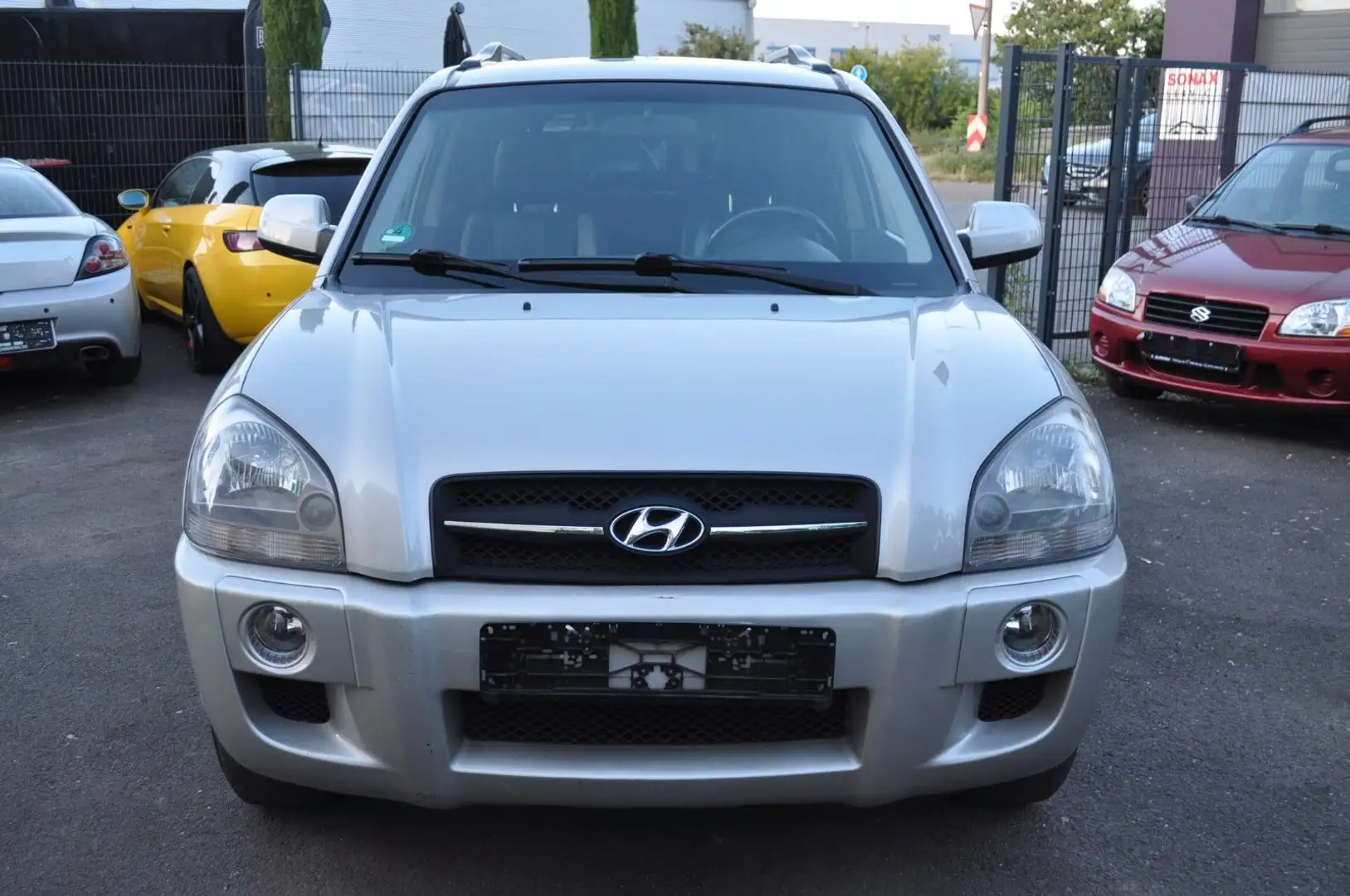 Hyundai TUCSON 2.0 CRDi 4X4 GLS Champion 1. HAND Argent - 2