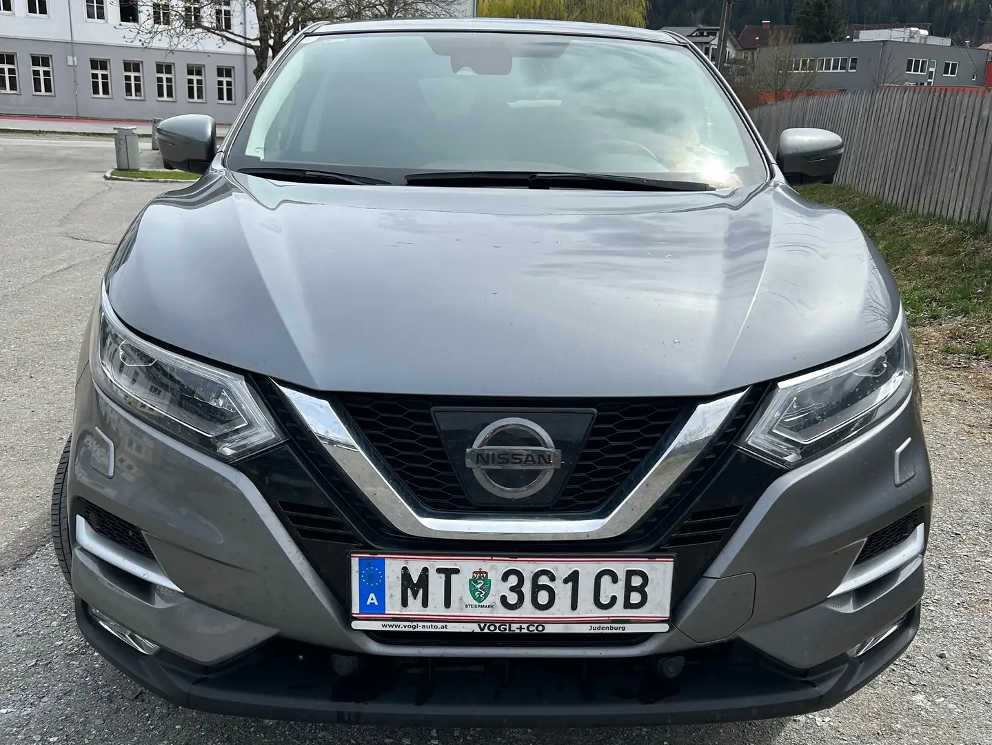 Nissan Qashqai 1,6 dCi N-Connecta Grau - 1