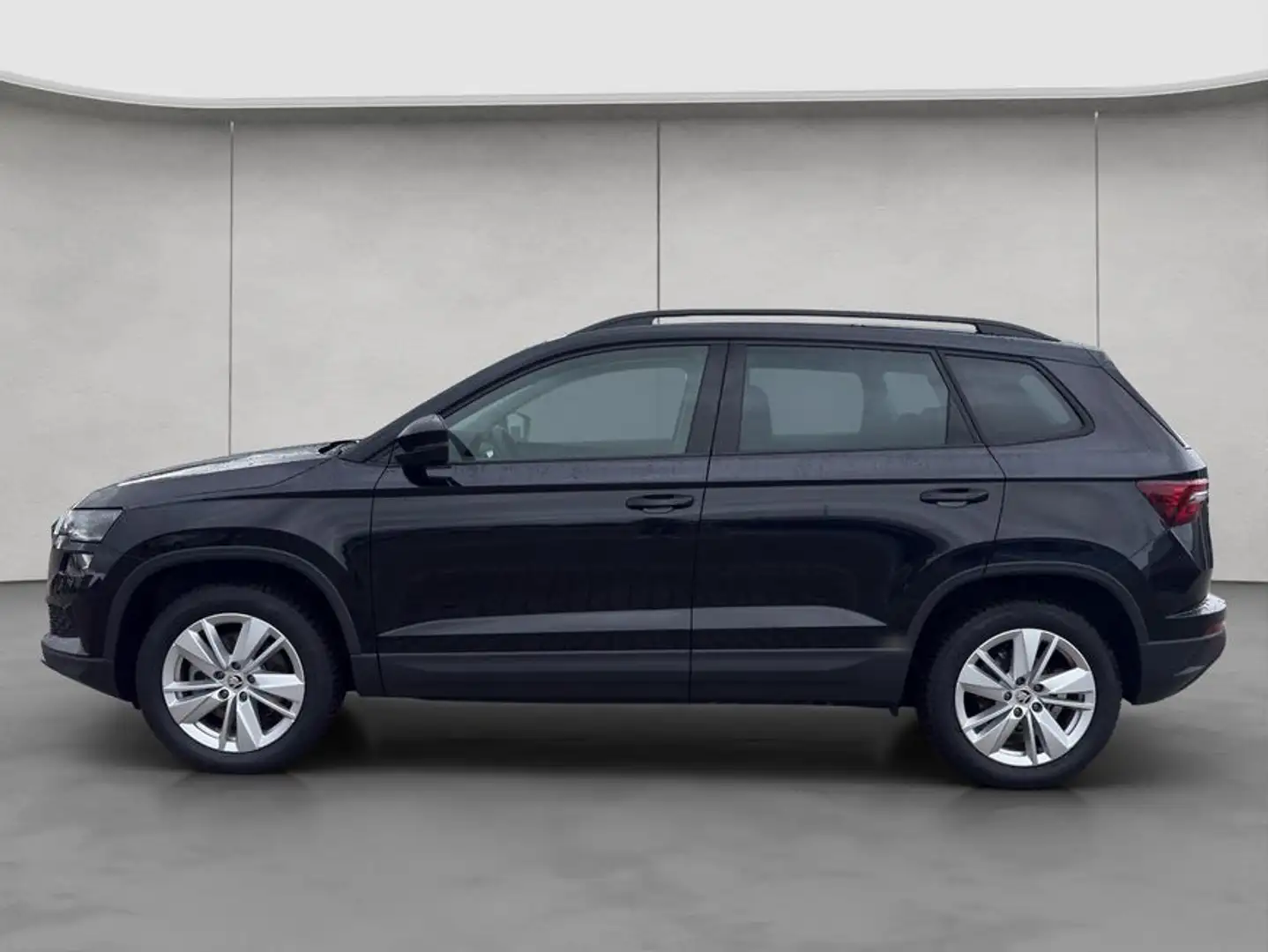 Skoda Karoq Selection 1.5l TSI DSG AHK ACC NAVI SHZ LE Zwart - 2