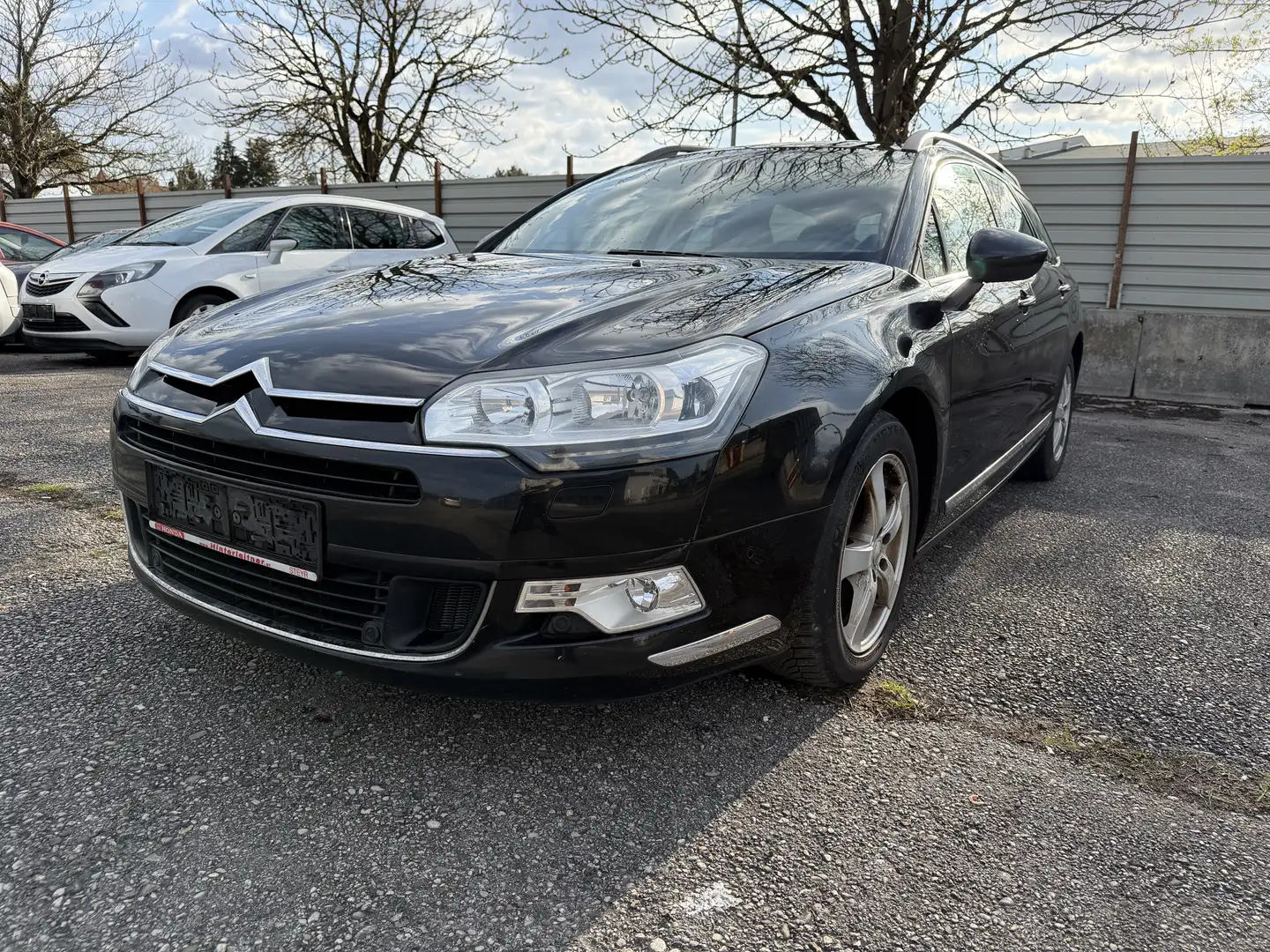 Citroen C5 Tourer 2,0 HDi FAP Schwarz - 1