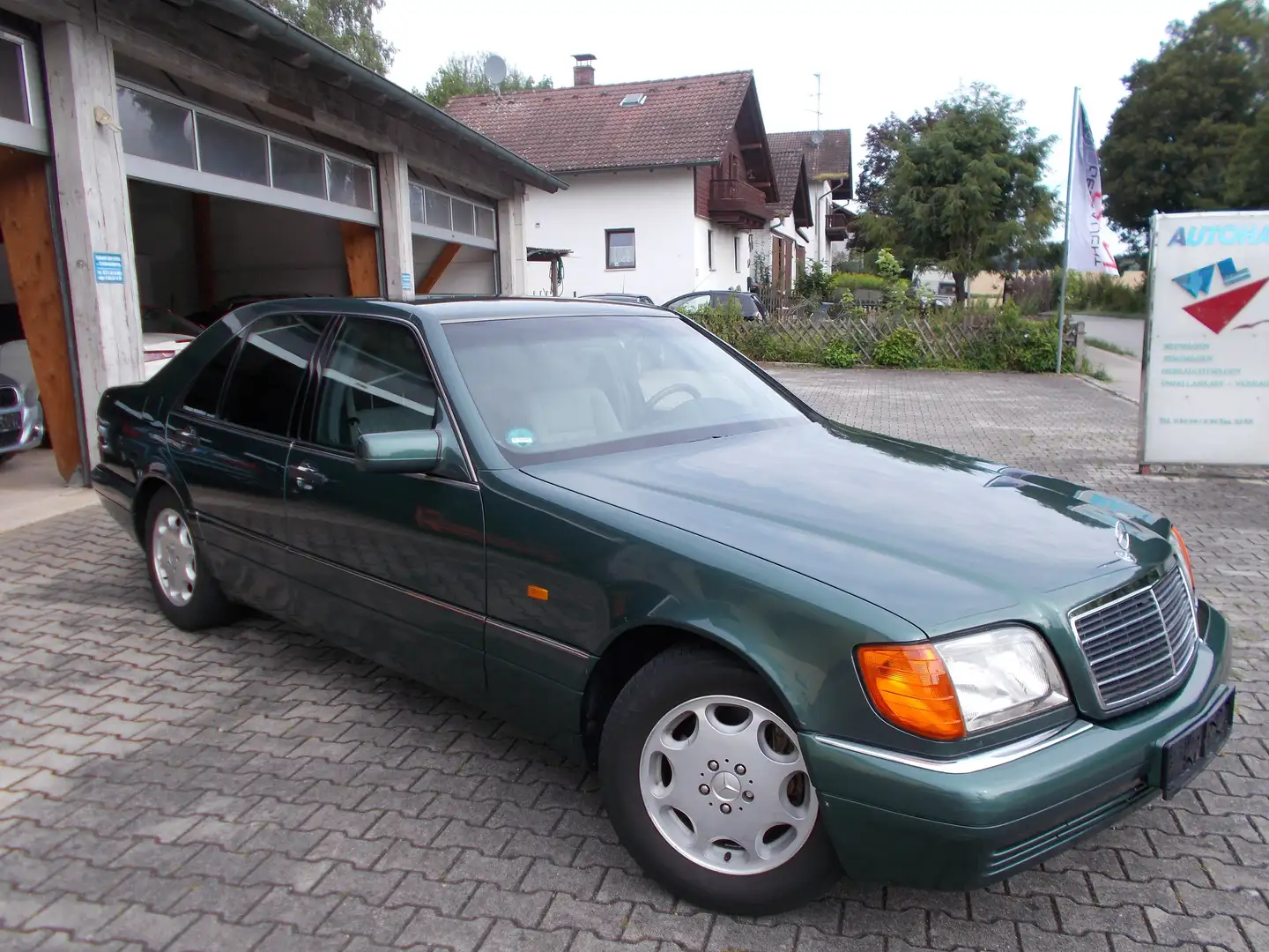 Mercedes-Benz S 280 2.8Ltr. - 193 PS Grün - 2