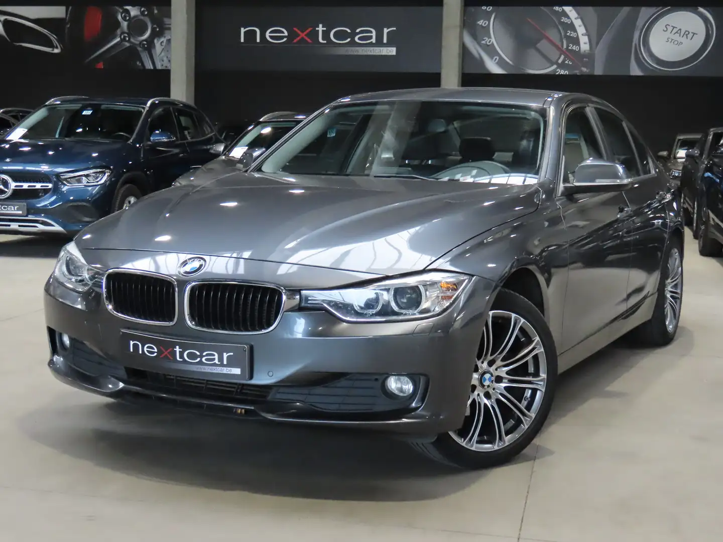 BMW 318 dA Berline ***FULL LED-CUIR-NAVI-PARKING AV&AR*** Grau - 1